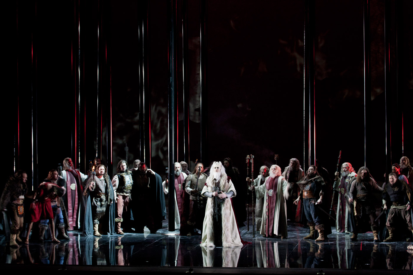 Foto del ensayo general de Norma con la puesta en escena de Davide Livermore en el Palau de les Arts en coproduccion con Teatro Real